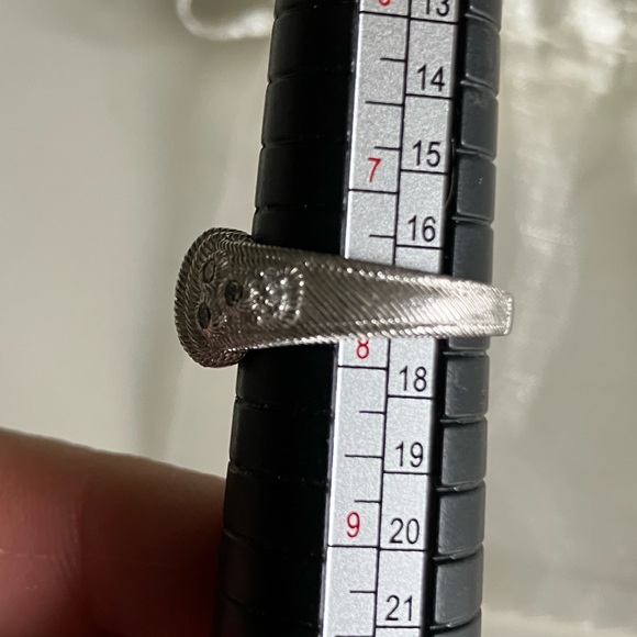 Intricate Judith Ripka Ring - Picture 6 of 8